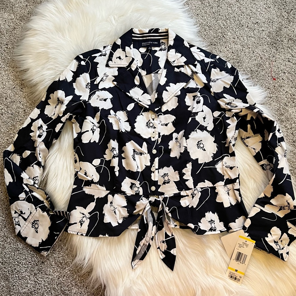 NWT Jones New York floral navy and white button up tie front blouse long sleeve
